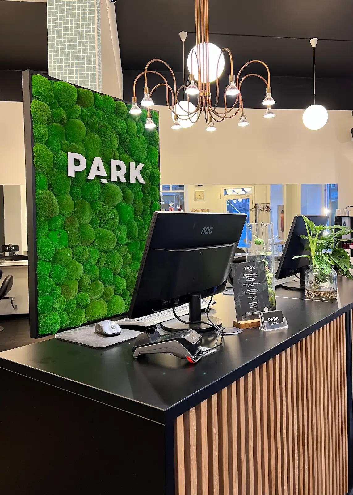 Receptionen med PARK mosvæg